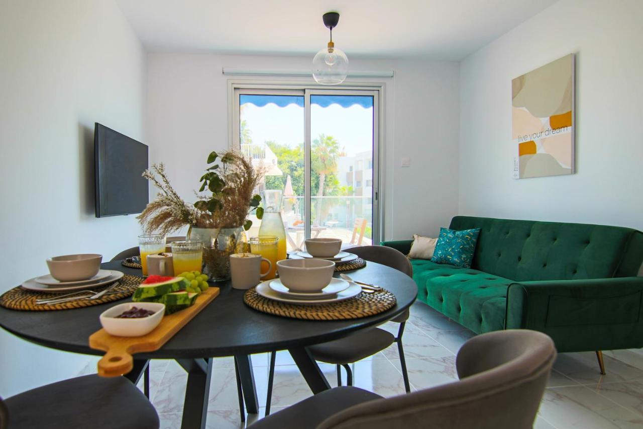 Ferienwohnung Phaedrus Living Seaside Luxury Flat Athina 21 Paphos Exterior foto